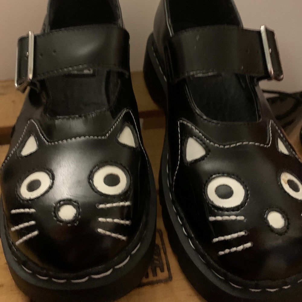 T.U.K Kitty Mary Janes size 8